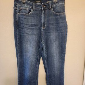 Judy Blue Cropped Slim Size 16W